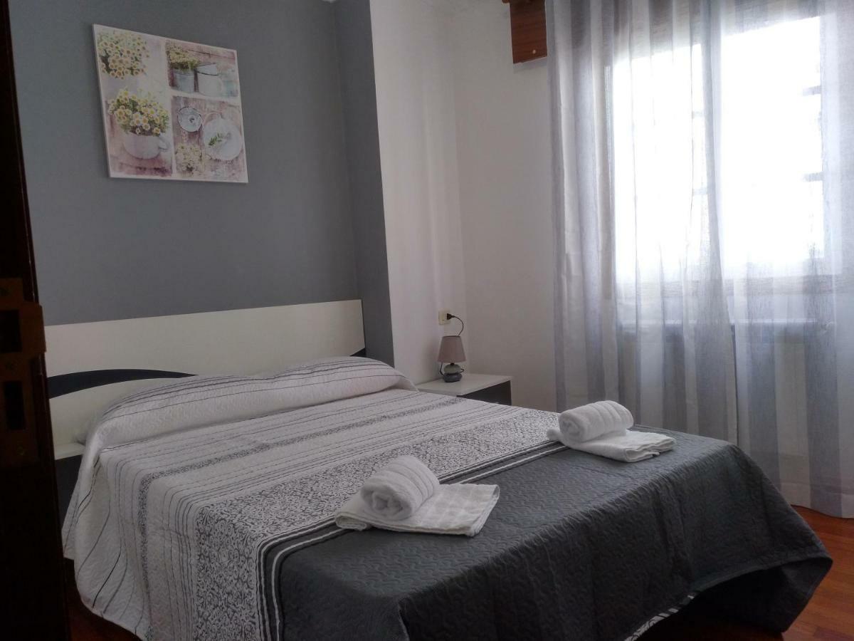 Apartamentos Enteros O Lagar เมลิเด ภายนอก รูปภาพ