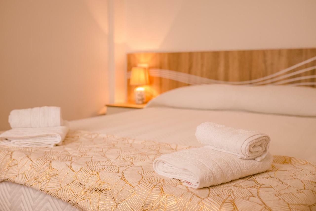 Apartamentos Enteros O Lagar เมลิเด ภายนอก รูปภาพ