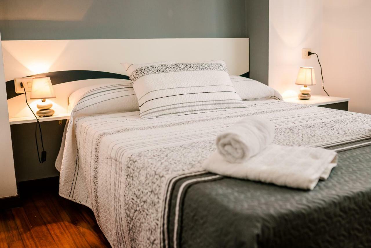 Apartamentos Enteros O Lagar เมลิเด ภายนอก รูปภาพ