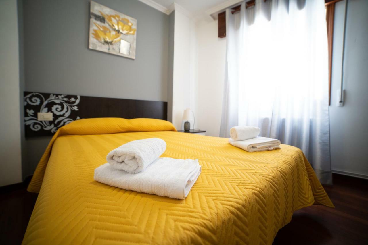 Apartamentos Enteros O Lagar เมลิเด ภายนอก รูปภาพ